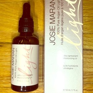 Josie Maran light oil